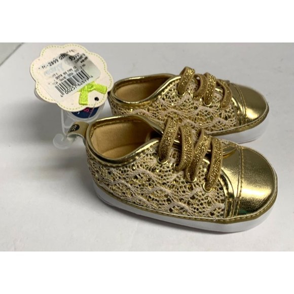 New First Steps Girls Baby Infant Size 3 Gold Lace Sneaker Shoes Slip On - Picture 2 of 5